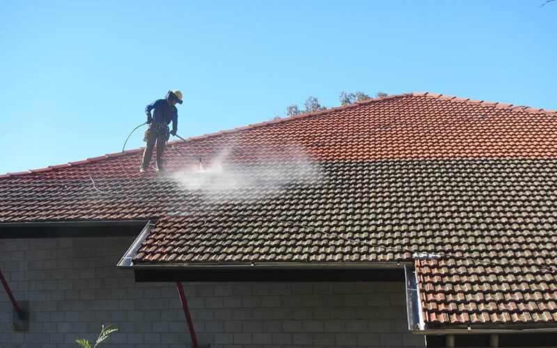 tall-building-tiled-roof-pressure-clean